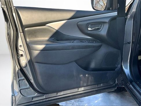Used 2022 Nissan Murano SV image 19