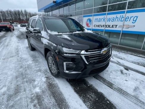 Certified 2023 Chevrolet Traverse LT w/ Rear Camera Mirror Package image 2