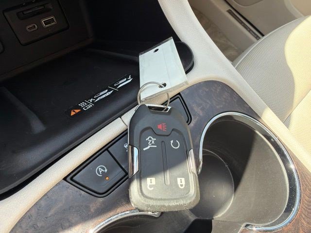 Used 2020 GMC Acadia Denali w/ Technology Package FWD image 38