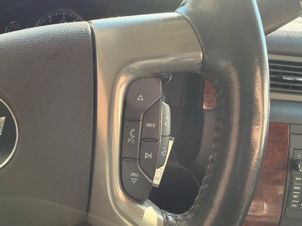 Used 2010 Chevrolet Avalanche LTZ AWD/4WD image 21