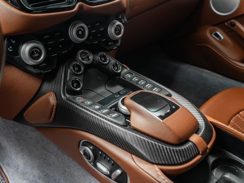Used 2020 Aston Martin V8 Vantage Coupe RWD image 28