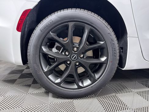 New 2026 Chrysler Pacifica Limited w/ S Appearance Package image 21