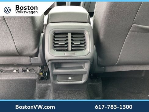 New 2025 Volkswagen Taos SEL image 21