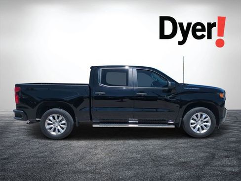Used 2022 Chevrolet Silverado 1500 Custom RWD image 2