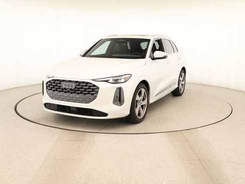 Certified 2025 Audi Q5 Prestige AWD/4WD image 12