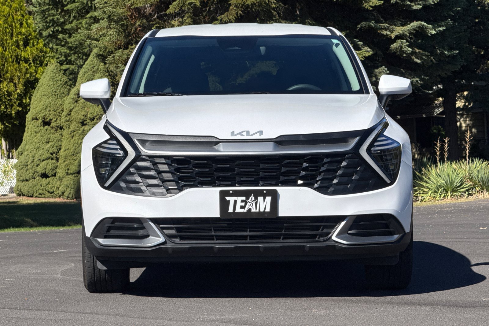 Used 2025 Kia Sportage LX FWD image 9