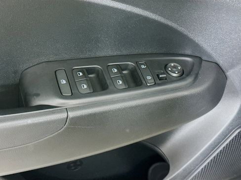 Used 2025 Hyundai Venue SEL image 15