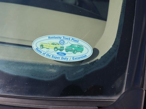 Used 2005 Ford Excursion Eddie Bauer image 24