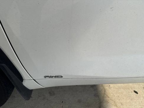 Used 2026 Toyota Highlander XLE AWD/4WD image 5