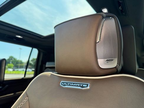 Used 2025 GMC Yukon XL Denali Ultimate AWD/4WD image 25