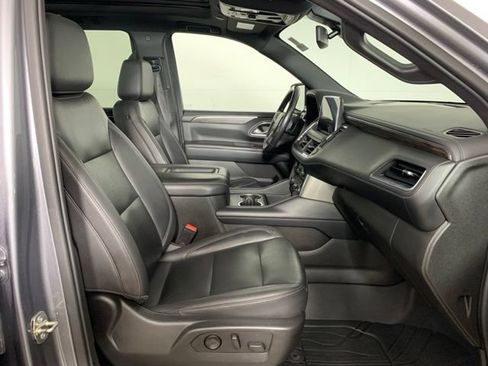 Used 2021 Chevrolet Tahoe Z71 w/ Luxury Package AWD/4WD image 23