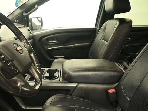 Used 2021 Nissan Titan PRO-4X w/ Pro-4x Convenience Package AWD/4WD image 26
