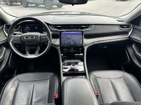 Used 2022 Jeep Grand Cherokee L Limited image 3