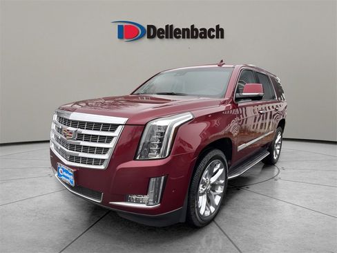 Used 2020 Cadillac Escalade Luxury image 1