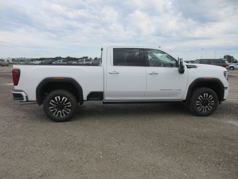 New 2026 GMC Sierra 3500 Denali Ultimate AWD/4WD image 3