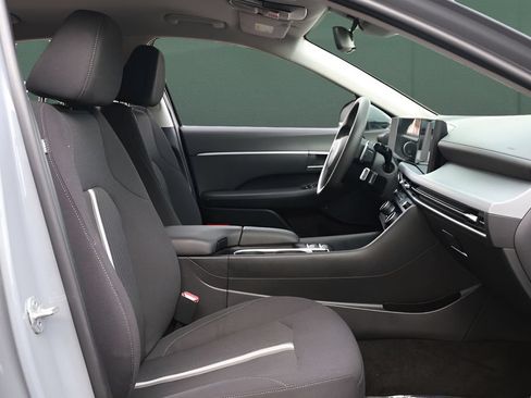 Used 2025 Hyundai Sonata SEL FWD image 21