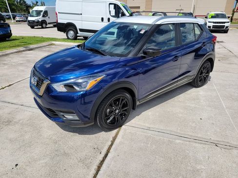 Used 2020 Nissan Kicks SR w/ SR Premium Package FWD image 1