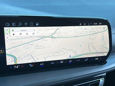 Used 2025 Chevrolet Traverse LT image 24