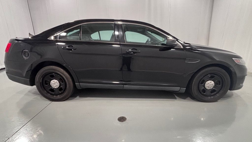Used 2016 Ford Taurus Police Interceptor FWD image 4