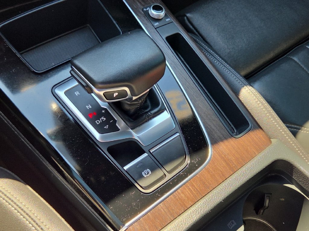 Used 2023 Audi Q5 2.0T Premium w/ Convenience Package AWD/4WD image 21