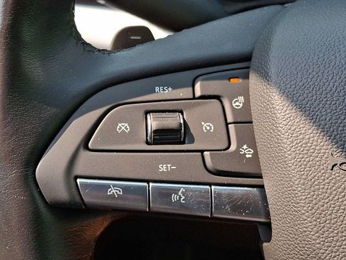 Used 2023 Cadillac XT4 Premium Luxury w/ Cold Weather Package AWD/4WD image 18