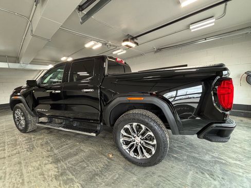 Used 2023 GMC Canyon Denali AWD/4WD image 8