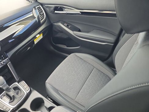 New 2026 Kia Seltos S FWD image 14