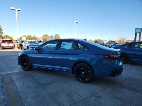 New 2026 Volkswagen Jetta SE image 4