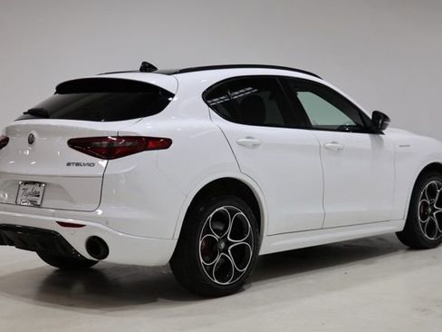 Used 2023 Alfa Romeo Stelvio Veloce AWD/4WD image 6