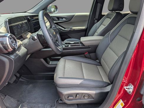 Used 2026 Chevrolet Equinox LT w/ Convenience Package II FWD image 10
