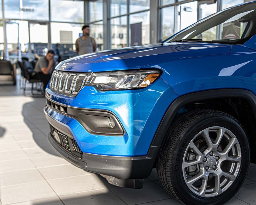 Used 2022 Jeep Compass Latitude AWD/4WD image 5