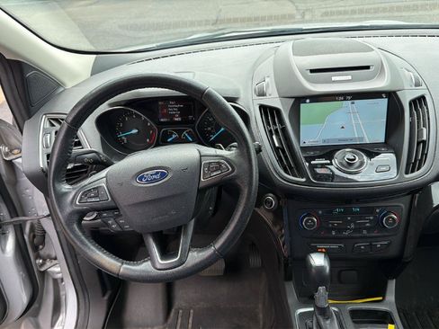 Used 2017 Ford Escape Titanium AWD/4WD image 4