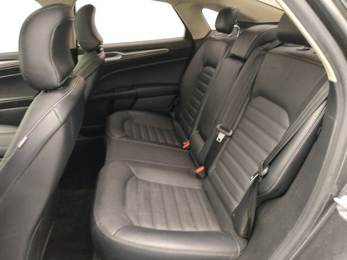 Used 2018 Ford Fusion SE w/ Fusion SE Technology Package image 18