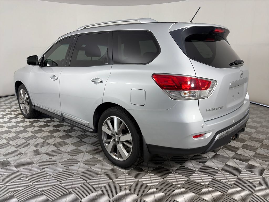 Used 2016 Nissan Pathfinder Platinum AWD/4WD image 5