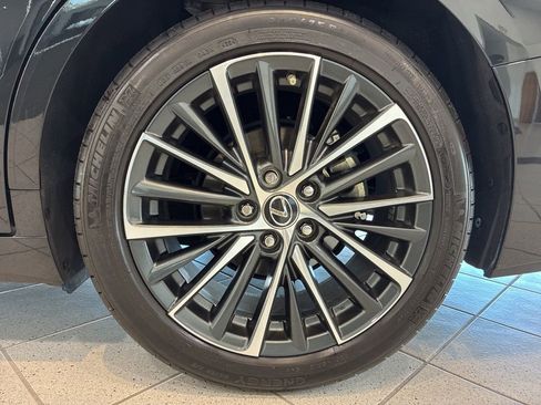 Certified 2025 Lexus ES 350 w/ Premium Package image 15