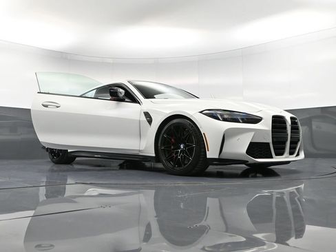 Used 2025 BMW M4 Coupe w/ Executive Package image 36