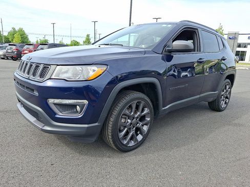 Used 2021 Jeep Compass Latitude w/ Driver Assistance Group AWD/4WD image 3
