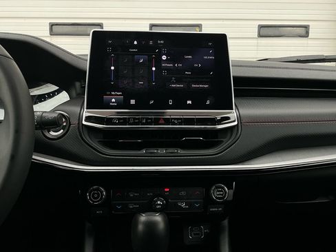 Used 2025 Jeep Compass Trailhawk w/ Trailer Tow Group image 26