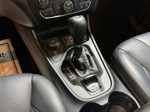Certified 2020 Jeep Cherokee Limited AWD/4WD image 29