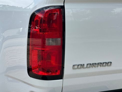 Used 2020 Chevrolet Colorado W/T w/ WT Convenience Package RWD image 13