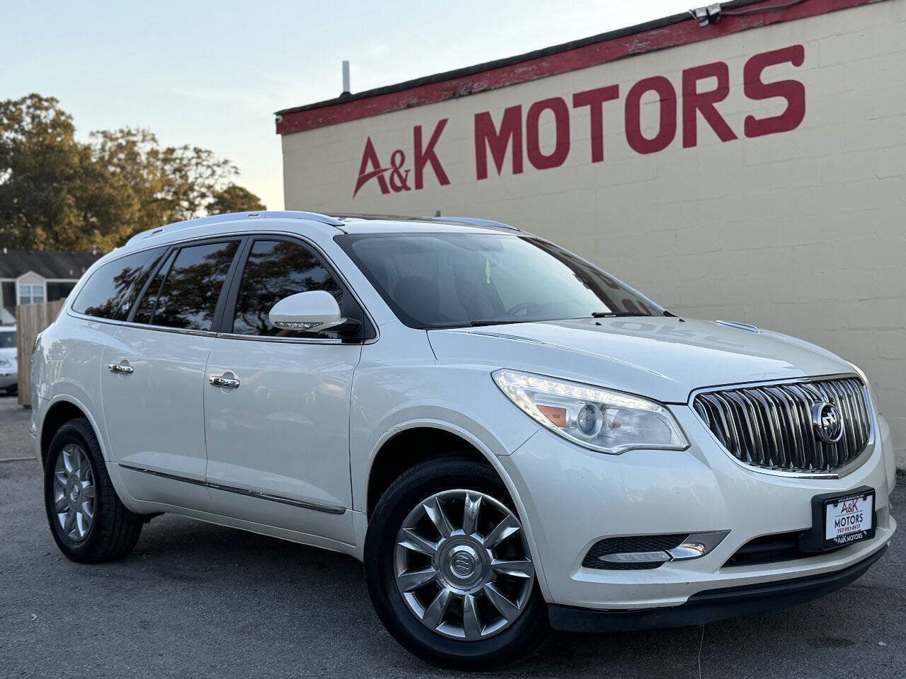 Used 2013 Buick Enclave Leather FWD image 1