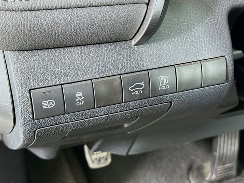 Used 2024 Toyota Camry SE image 16