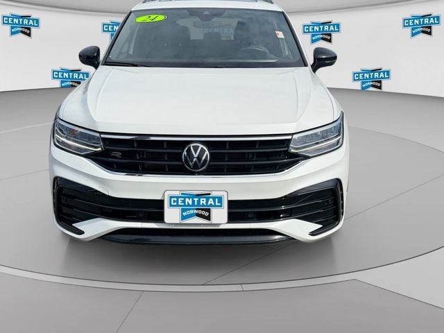 Used 2024 Volkswagen Tiguan SE R-Line AWD/4WD image 8