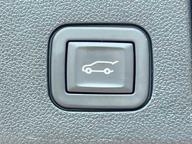 Used 2026 GMC Terrain AT4 w/ Convenience Package III AWD/4WD image 37