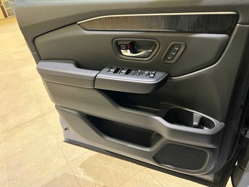 Used 2023 Honda Pilot Elite image 17