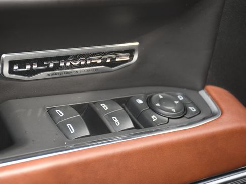 Used 2024 GMC Sierra 1500 Denali Ultimate AWD/4WD image 11