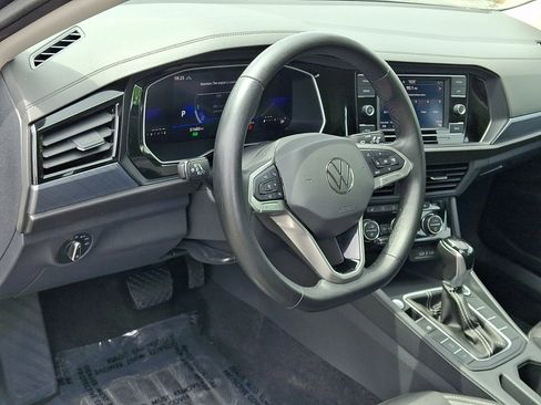 Used 2024 Volkswagen Jetta SE FWD image 25