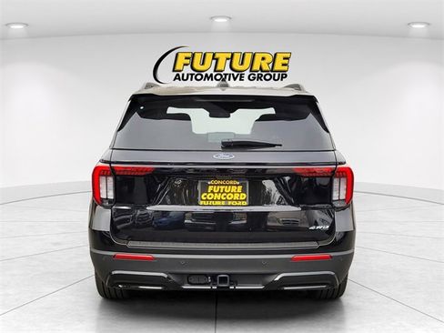 New 2026 Ford Explorer ST-Line w/ ST-Line Street Pack image 4