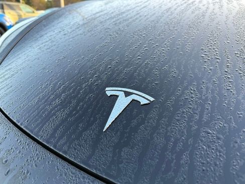 Used 2023 Tesla Model Y Performance image 5