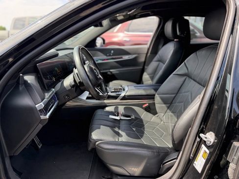 Used 2025 BMW 740i RWD image 5